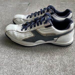 EUC Leather Skechers Trademark 92 Size 9